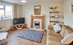 Host & Stay - Station Cottage